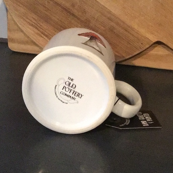 The Old Pottery Company Mushroom Mug - Picture 3 of 3
